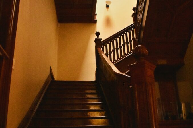 1645889091920-01-677x1024